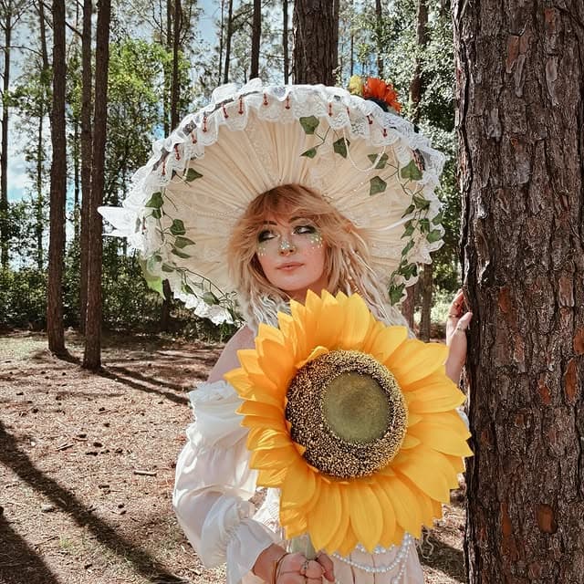 Vivian Long - Artist